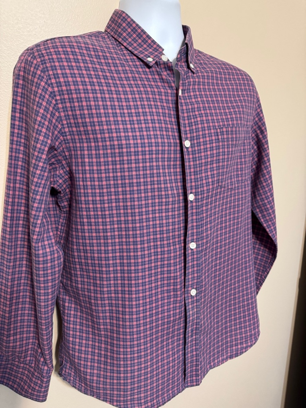 Peter Manning Men's Casual Button-Down Shirt in Pink and Navy Plaid Size 4
